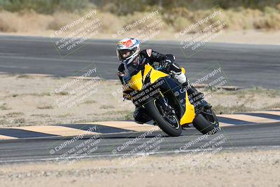 media/Nov-16-2025-Race Pace (Sun) [[8c5fa54630]]/Non Verified Riders (1st 20 Minutes)/2-Turn 10 (1010am)/